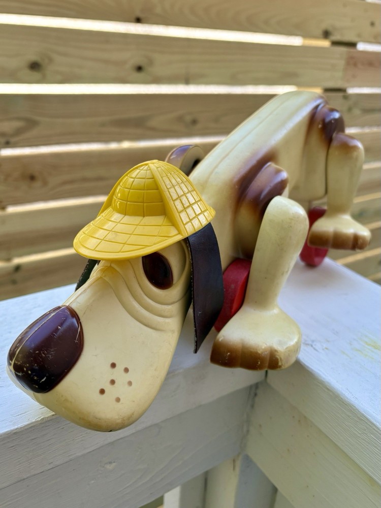 Vintage Digger The Hound Dog Sleuth Detective, 1970s, missing string