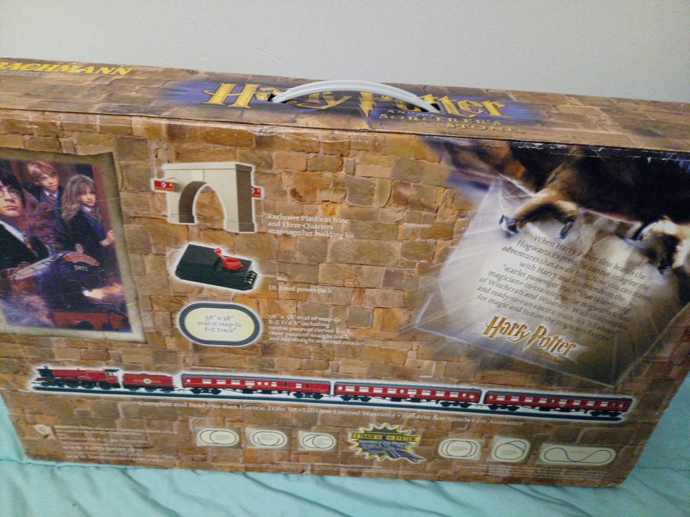 2001 Harry Potter HOGWARTS EXPRESS Bachmann HO Train Set