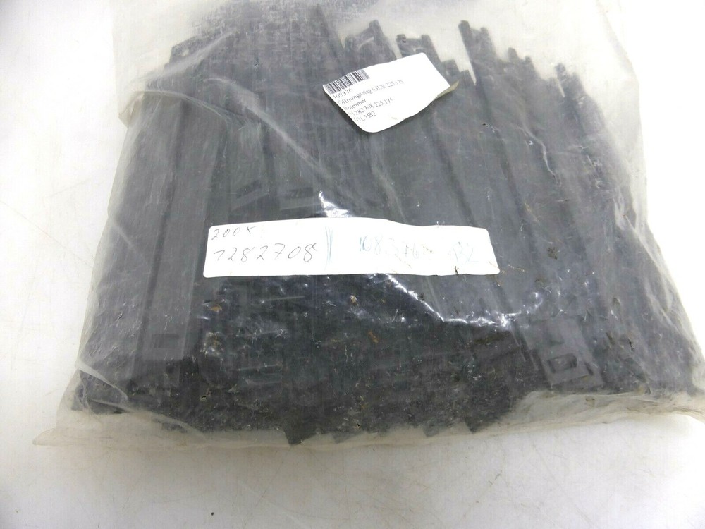 Igus 225.175 ** 151 Pieces **