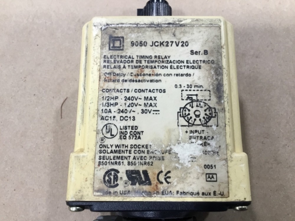 Square D 9050JCK27V20 Timing Relay Series B W/ NR62 Socket #018C19