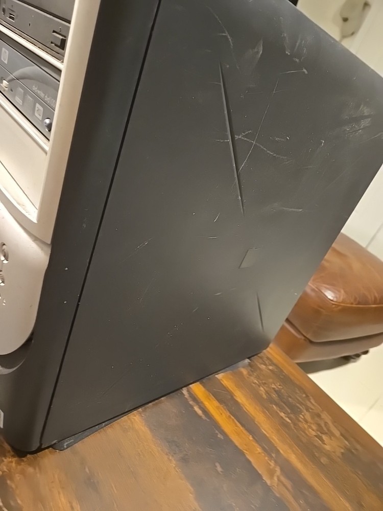 Dell Dimension 8100 Pentium 4 (Retro Gaming PC)