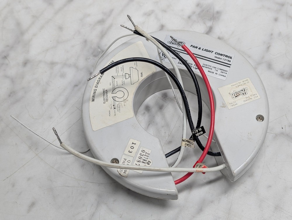 Hunter Fan Light Control Unit Receiver Model 22788 240W Ceiling ~ NO REMOTES
