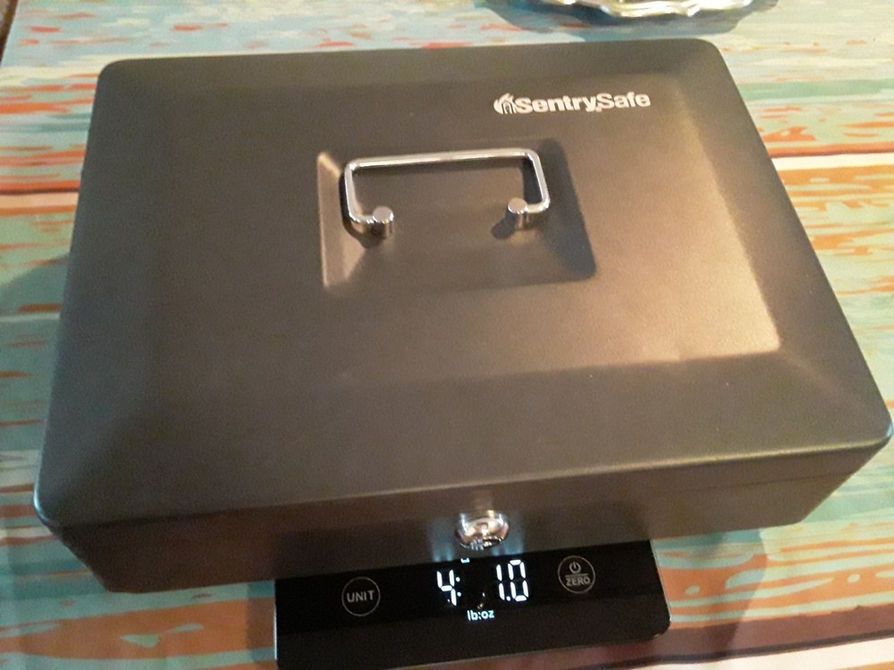 SentrySafe Lock Box with both Keys