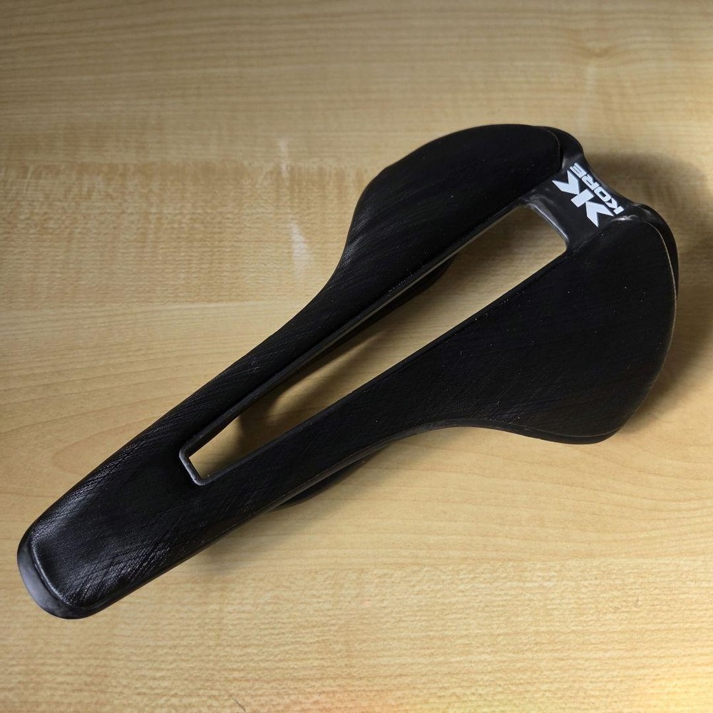 KORE carbon saddle