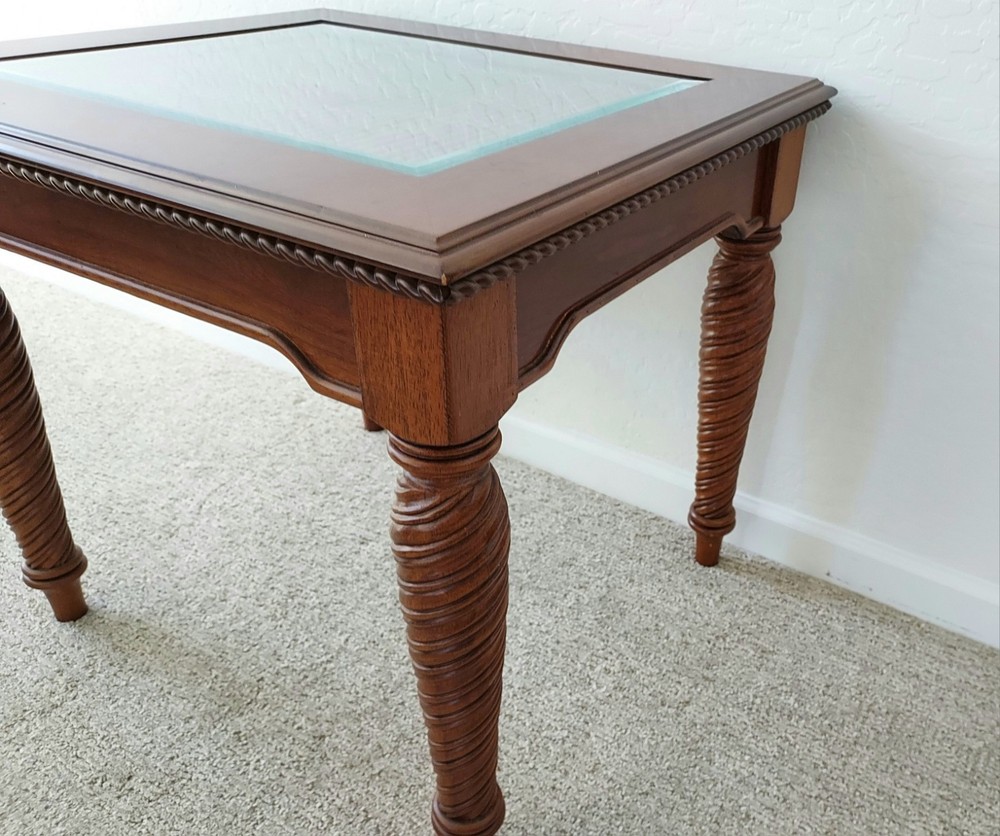 Brown Wood Rococo Style End Table/Side Table