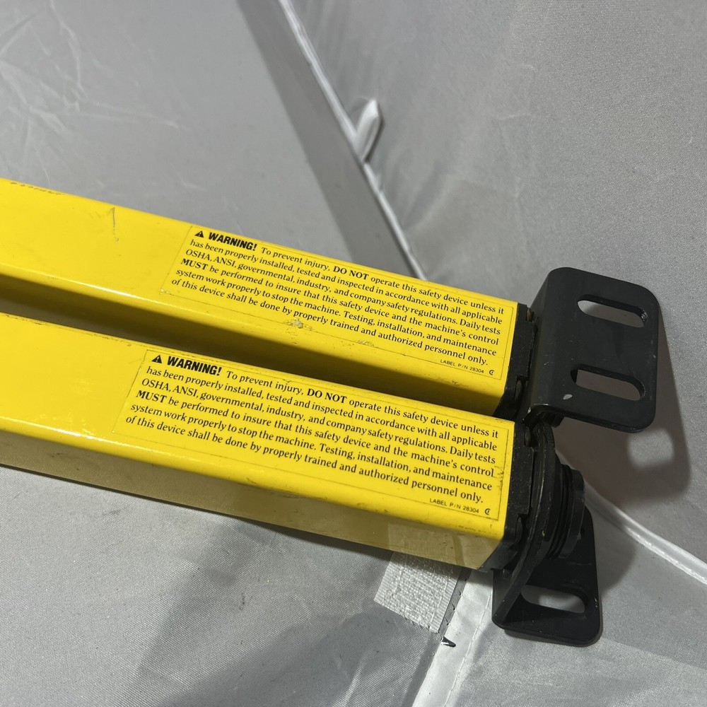 STI MINISAFE-B MS4300B-2 SERIES MS4324B-2 24" LIGHT TRANSMITTER & RECEIVER SET