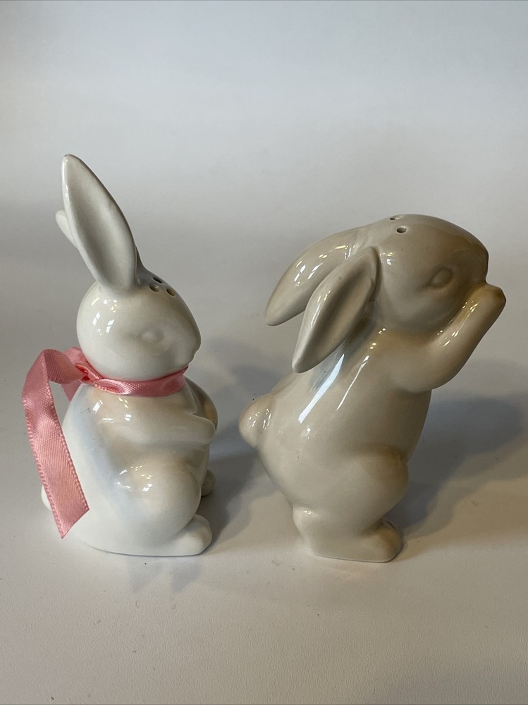 Hallmark Bunnies S & P Set Ear Repaired Ceramic