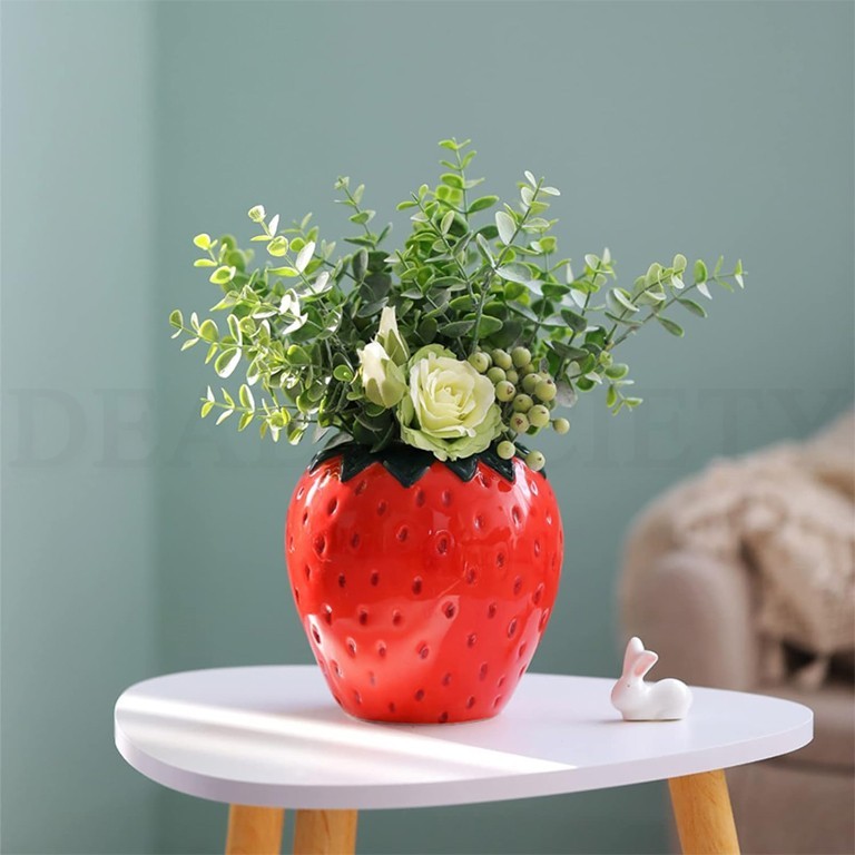 Vintage Inspired Decorative Ceramic Strawberry Shaped Vase