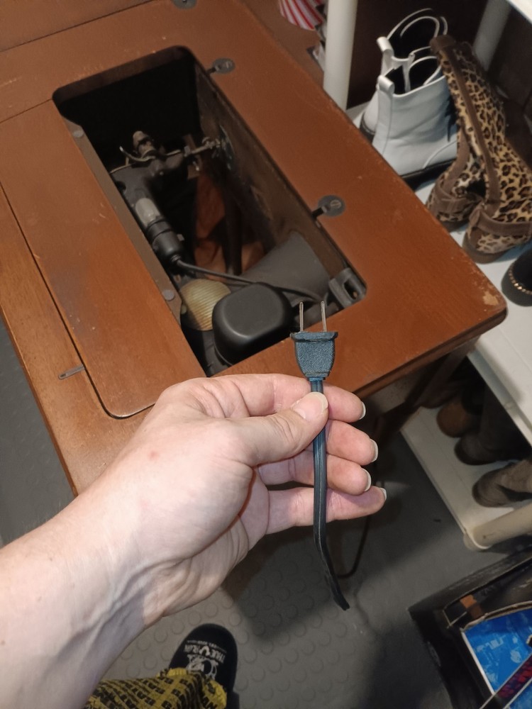 Singer Vintage 1950s Sewing Machine, Working