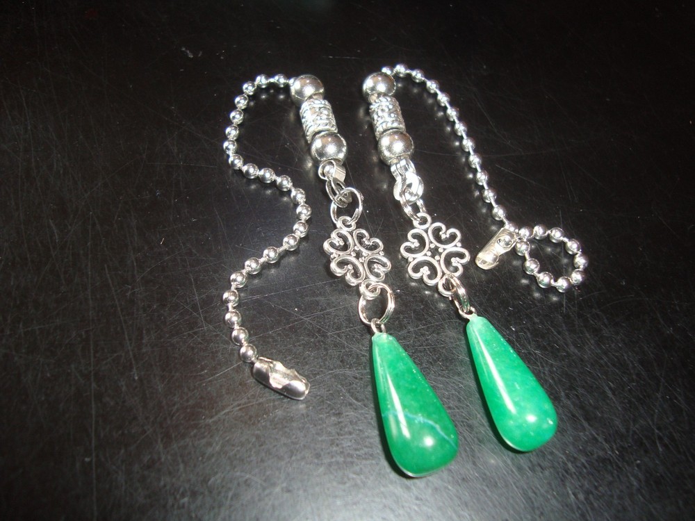 A Pair of Green Jade Stone Ceiling Fan Pull Chains Light/Lamp Pulls