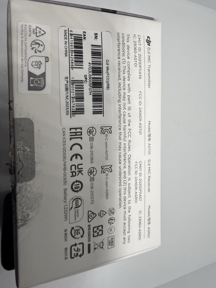 DJI Mic Wireless Microphone System and Audio Recorder