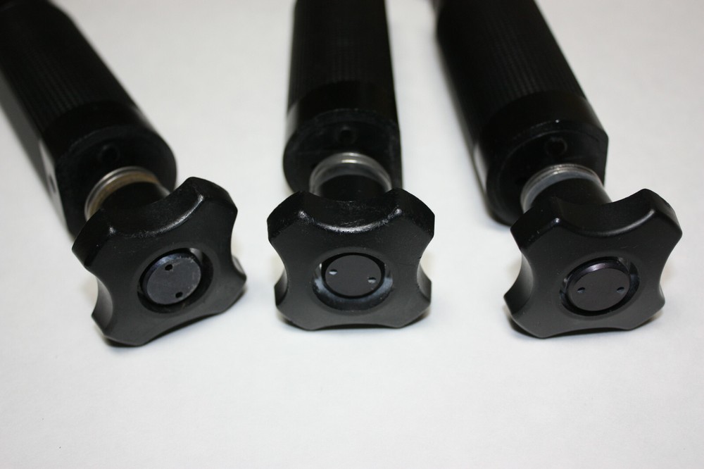 Working Nikonos underwater flash mounting arm for SB-105 strobe