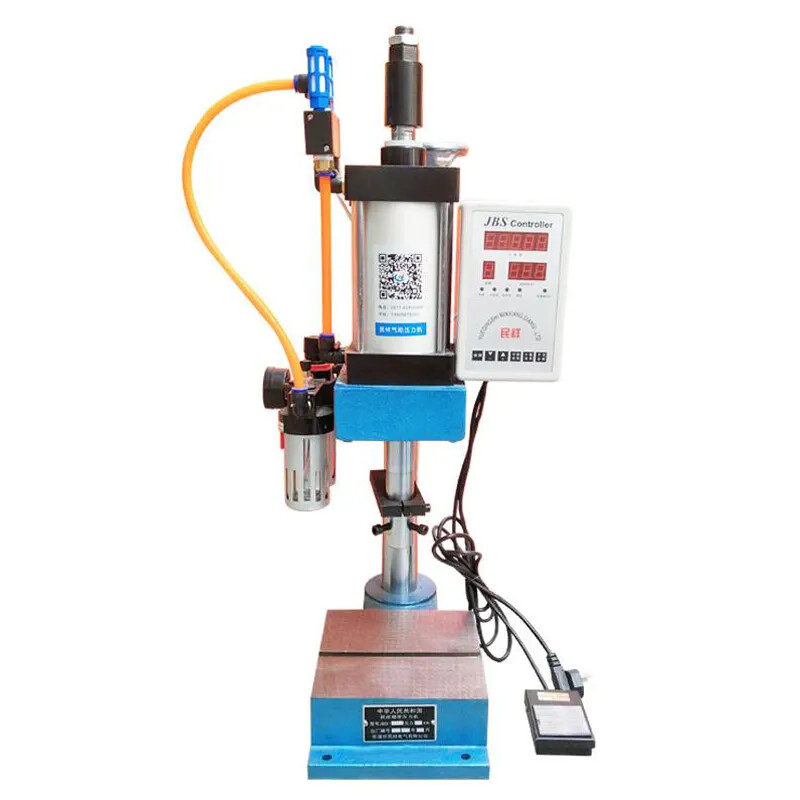 200kg Single Column Type Pneumatic Press Machine 15*13.5cm Type Punch