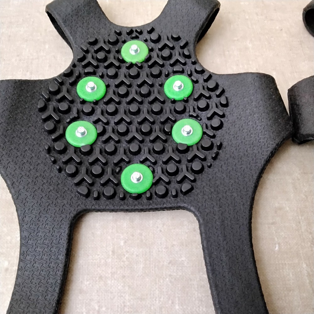 Men's U6 Snow Traction Snow Grabbers Medium