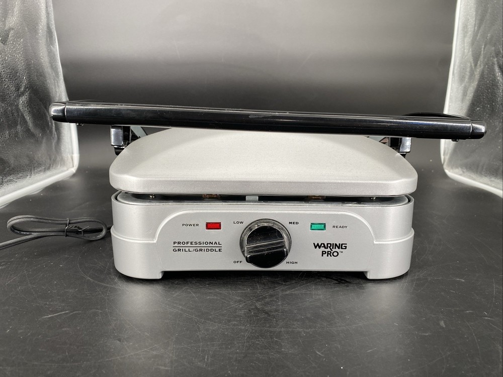 Waring Pro Professional Panini Press, Grill, Griddle. Silver Model WGG500