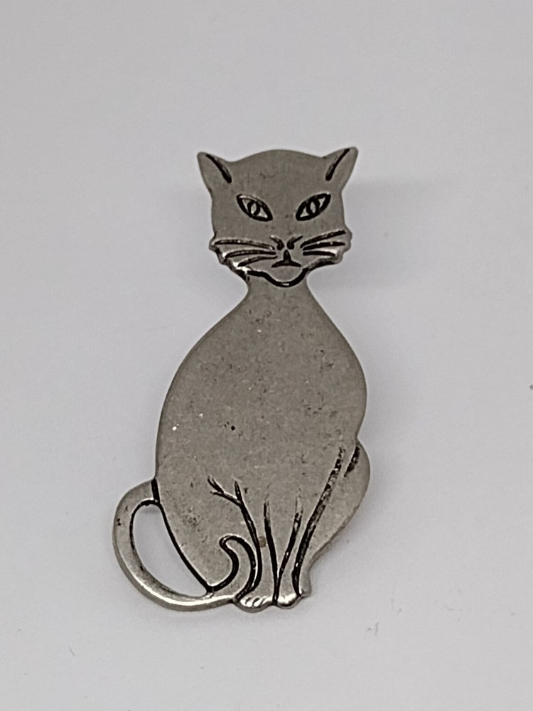 Silvertone Kitty Cat Lapel pin