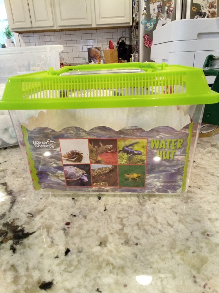 Toysmith Backyard Water Hut