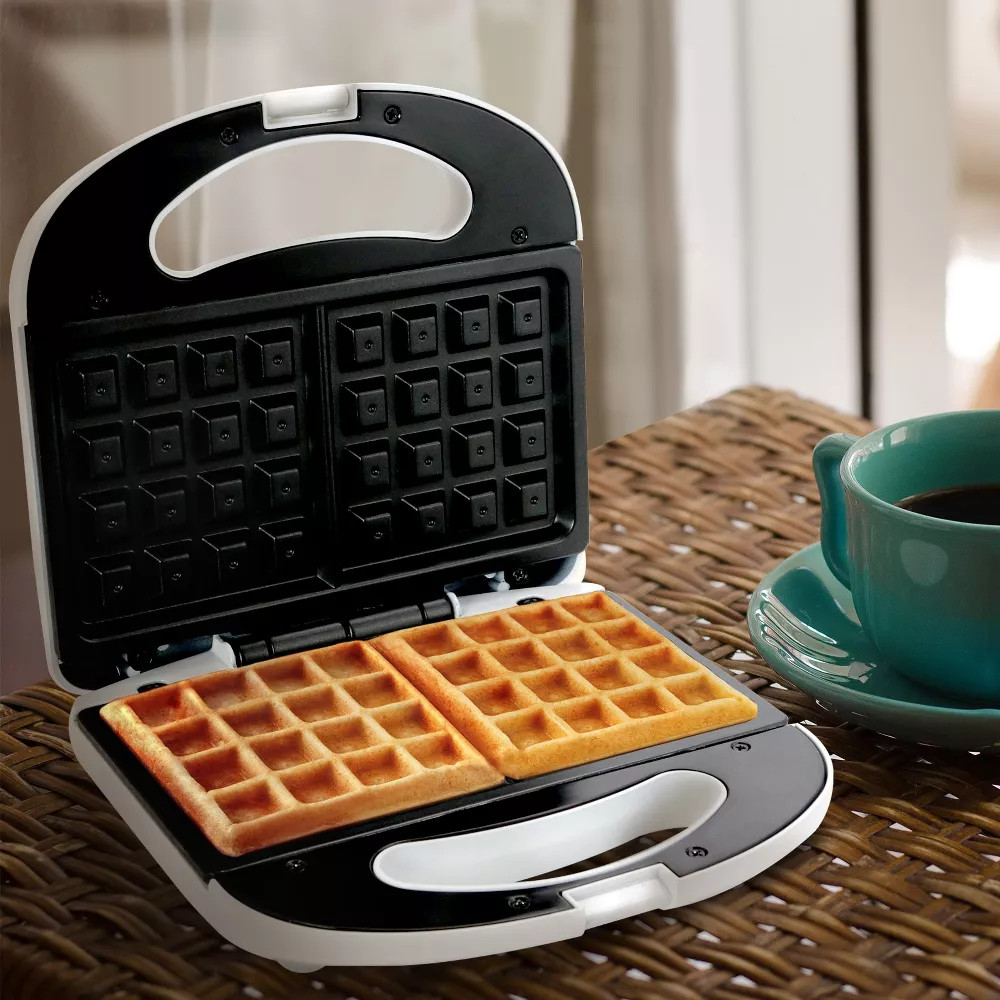 Better Chef IM-295W 400 Watts Nonstick Cooking Surface Waffle Maker in White