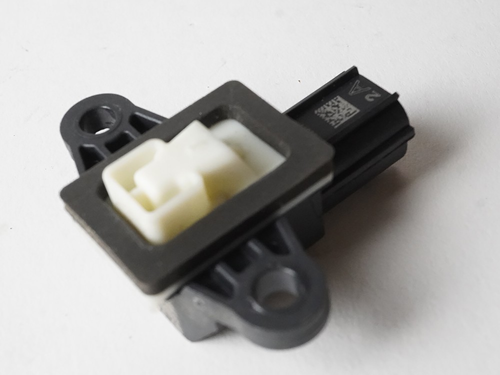 2010-2012 Ford Taurus Fusion Front Passenger Side Sensor