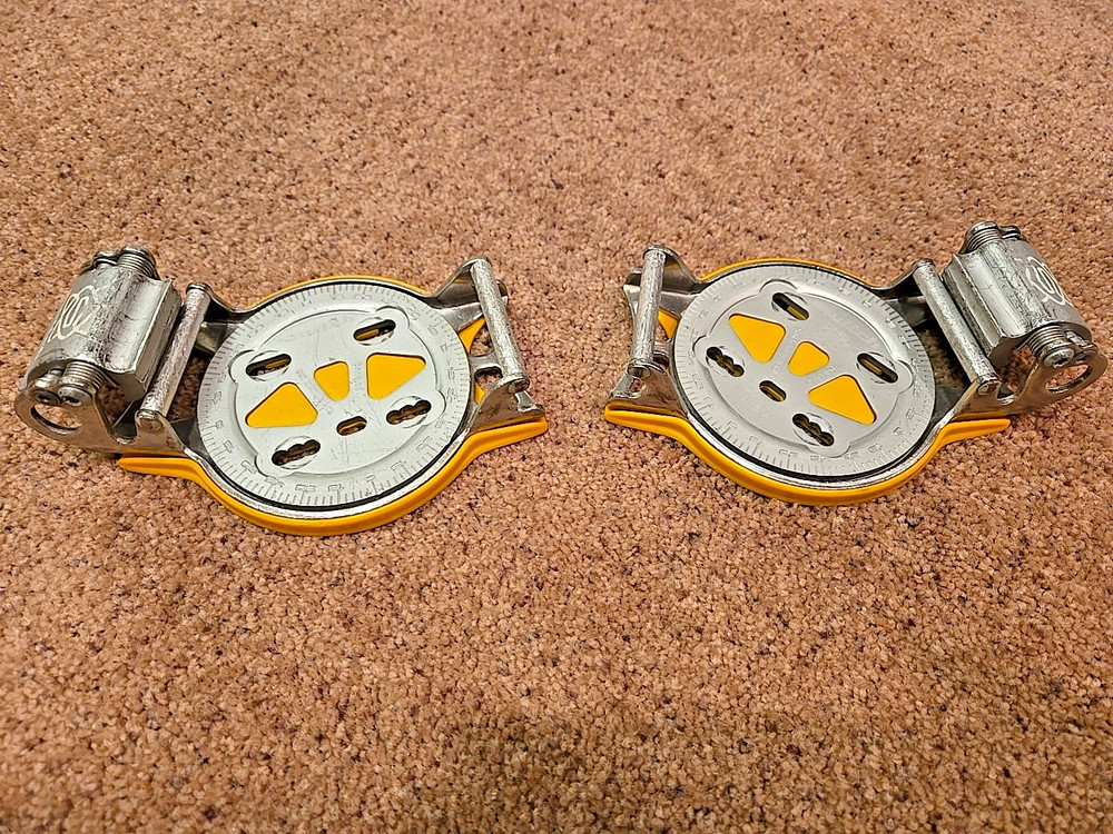 Switch Demo Clicker Step-In Snowboard Bindings With Plates & Mounting Hardware