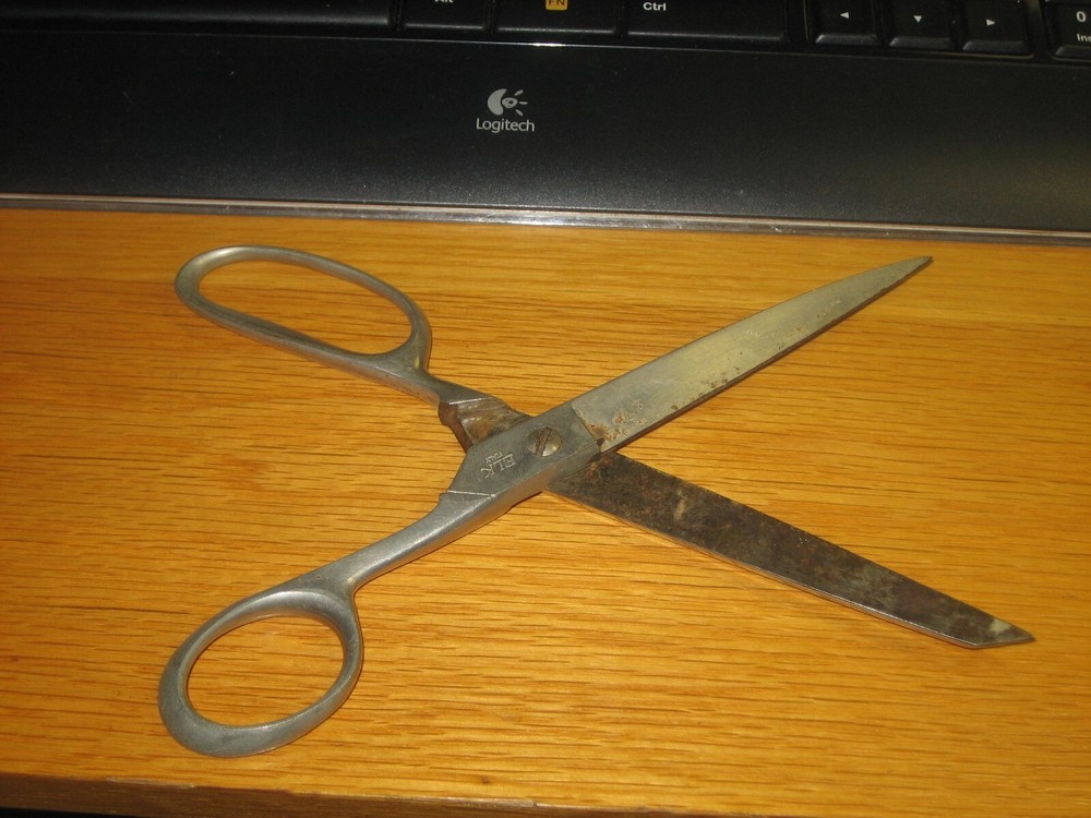VINTAGE ELK 8" SCISSORS ITALY