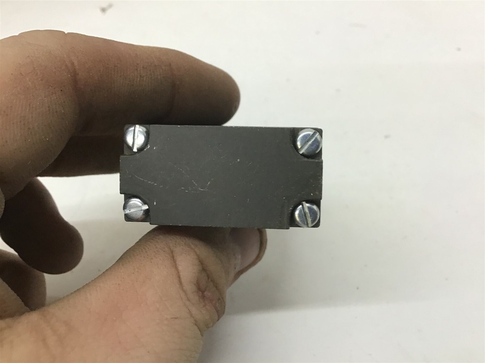 Balluff BNS 819-99-K-11 Limit Switch