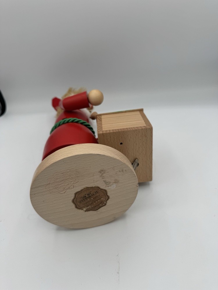 Steinbach Smoker With Music Box