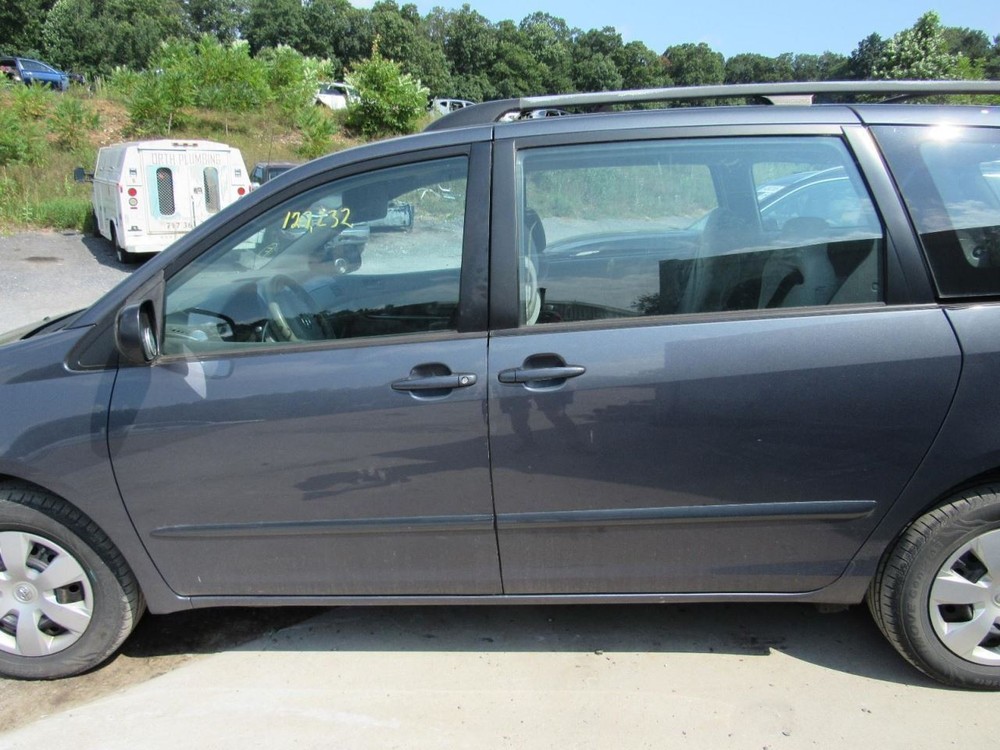 SIENNA 2006 Glove Box 1065048