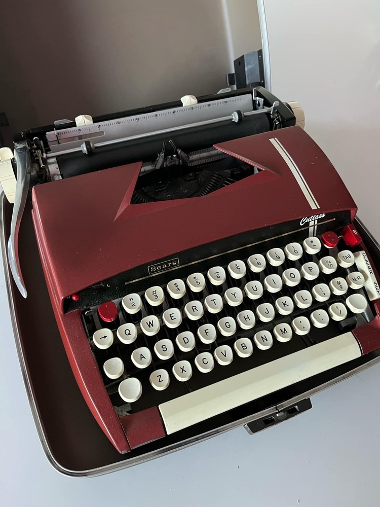 Rare Sears Racing Red Cutlass Typewriter Model 871.2810