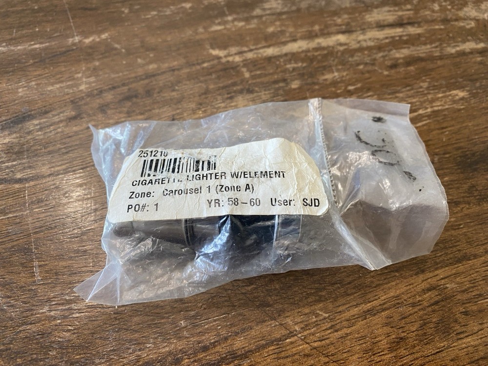NOS - 1958-60 Corvette Cigarette Lighter Knob With Element - 251210
