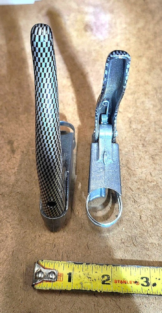 Bicycle handlebar brake levers