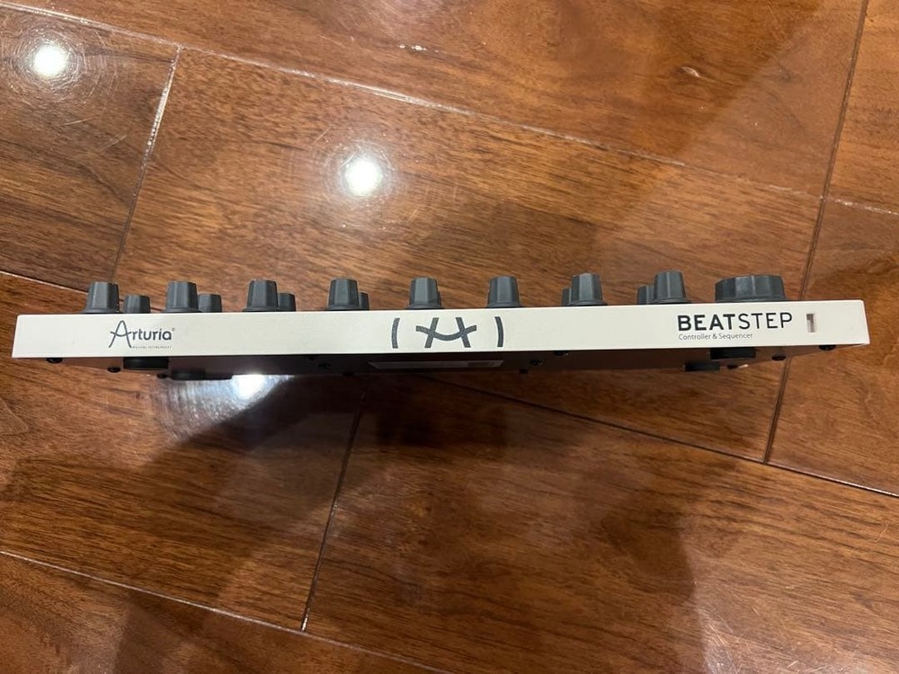 Arturia BeatStep keyboard Controller Sequencer