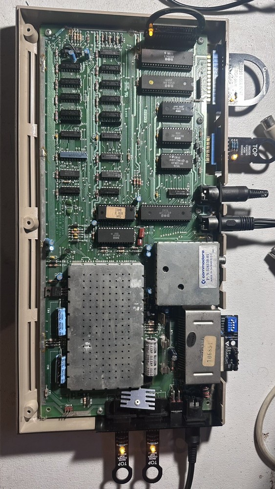 Retro REFURBISHED Early Commodore 64 C64 5 PIN VIDEO Computer Tested Vintage