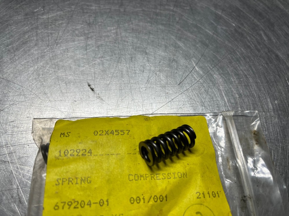 102924  OEM Graco  COMPRESSION SPRING   for Graco Pumps & Sprayers