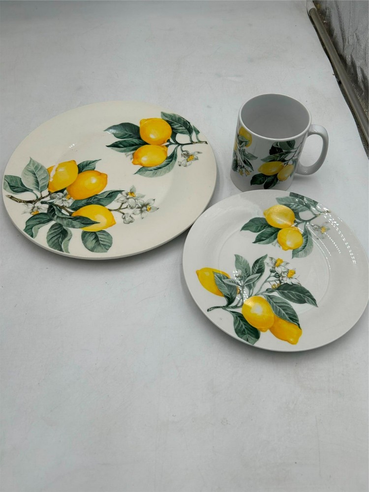 ROYAL NORFOLK    LEMONS   3 PC PLACE SETTING   **QTY AVAILABLE**