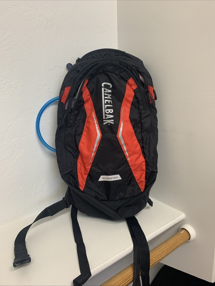 Camelbak Blowfish Hydration Pack Backpack Black Red Expandable 70oz bladder