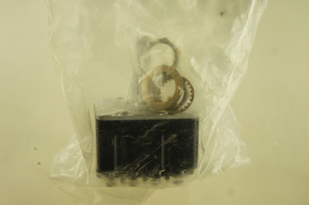 MICROSWITCH MS27736-23 14TL1-3 Toggle Switch NEW