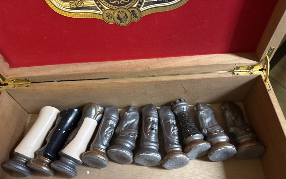 VTG Ceramic Medieval Chess Piece Set Silver Gold DEFECTS & 1 PC BROKEN mcf