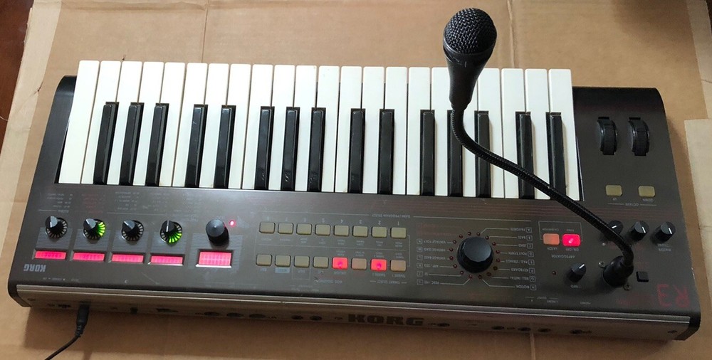 KORG R3 MIDI 37 KEY KEYBOARD SYNTHESIZER/VOCODER