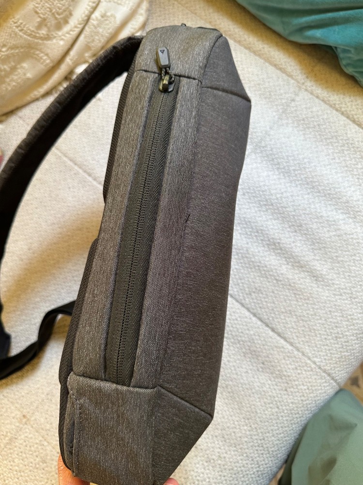 Nomatic Navigator lite 10L sling