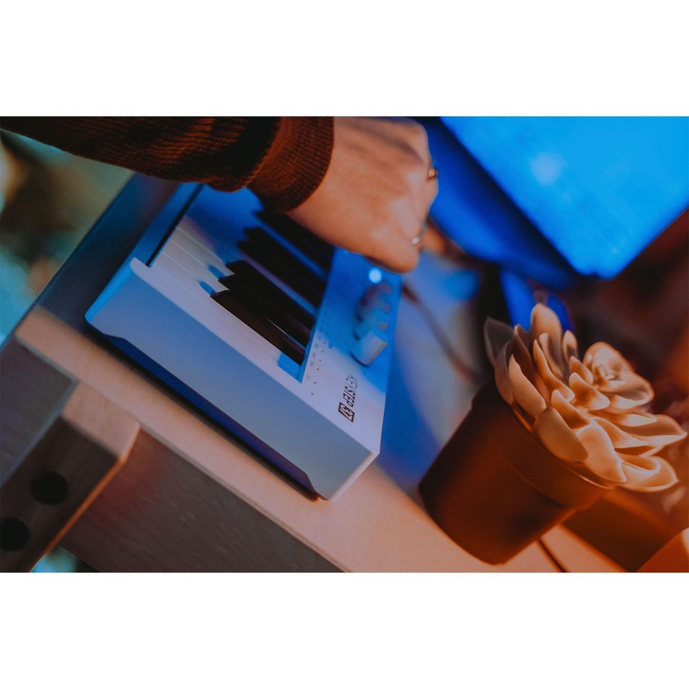 Arturia KeyStep 37 mk2 Compact 37 Key Keyboard Controller & Sequencer w Case