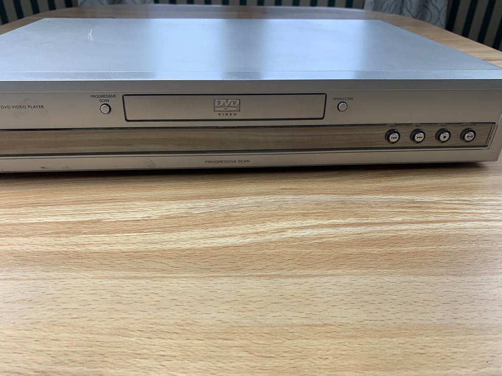 Phillips DVD Player Silver DVD724 Remote Included