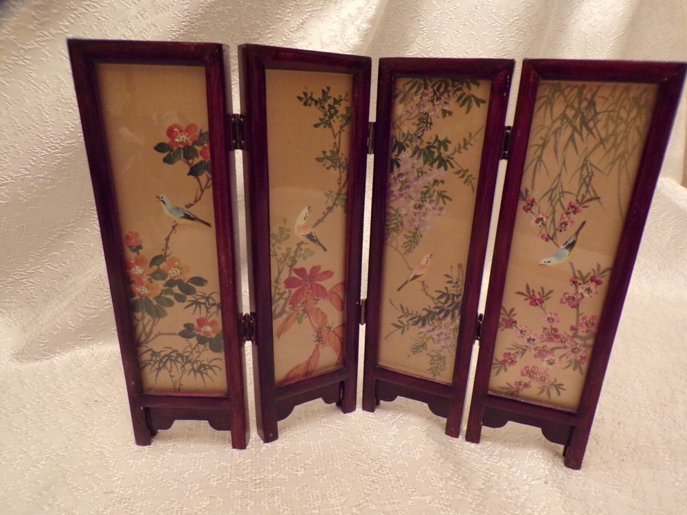 VTG Miniature Chinese Folding Dressing Screen