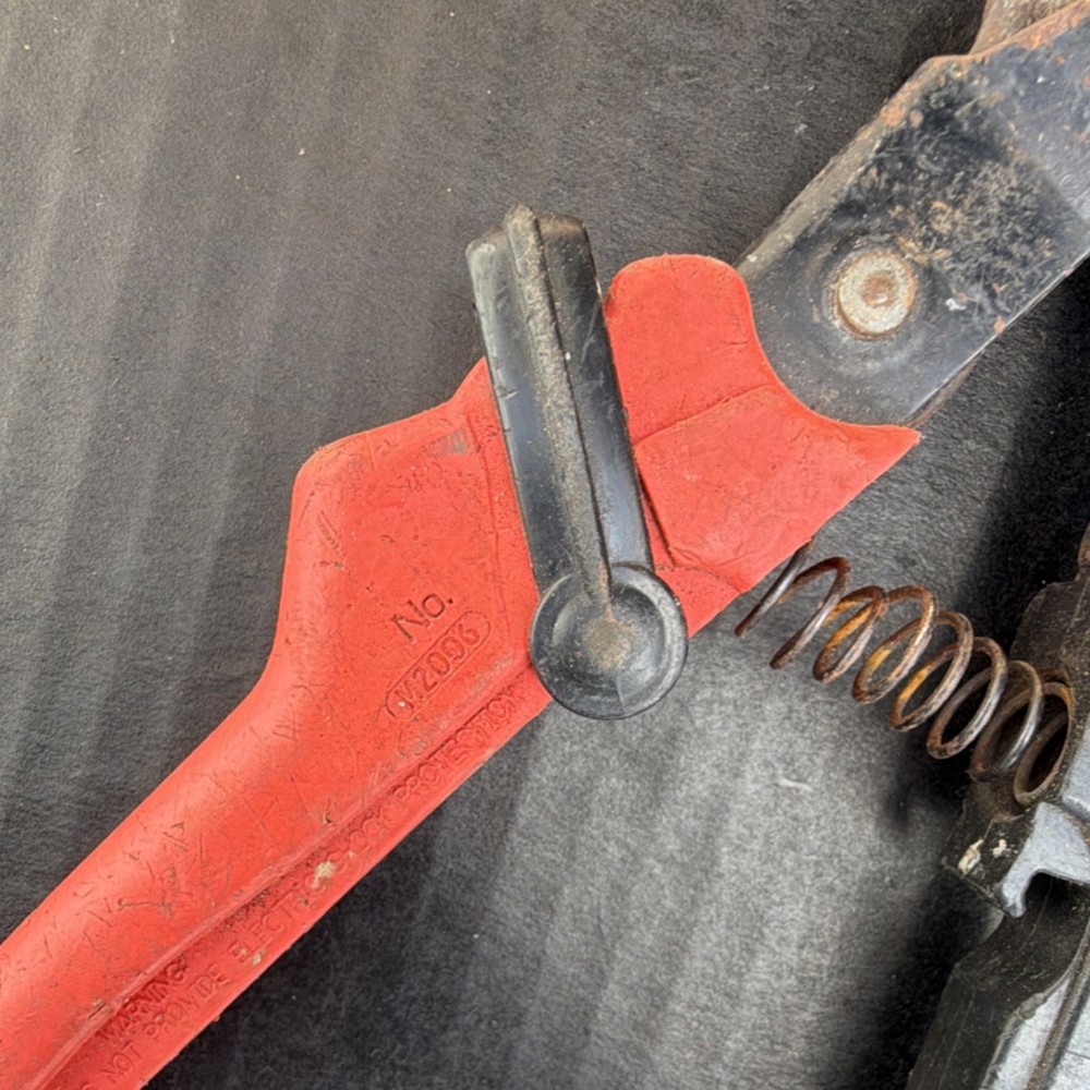 Malco MAX 2000 Utility Snips Steel Blade Plastic Handle Red & Black
