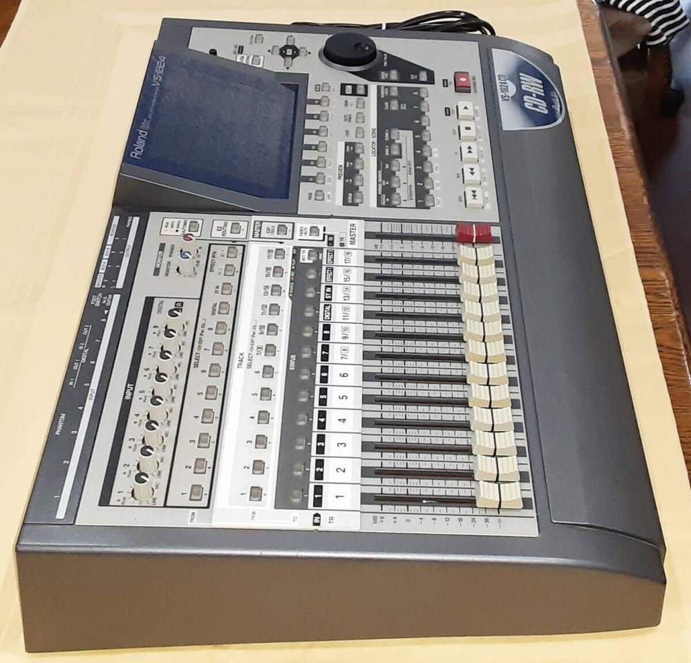 Roland VS-1824 CD Multi Track Digital Recorder Lightly Player