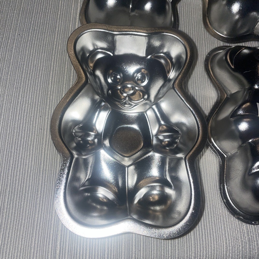 6 small cake pans--Teddy Bear NWT