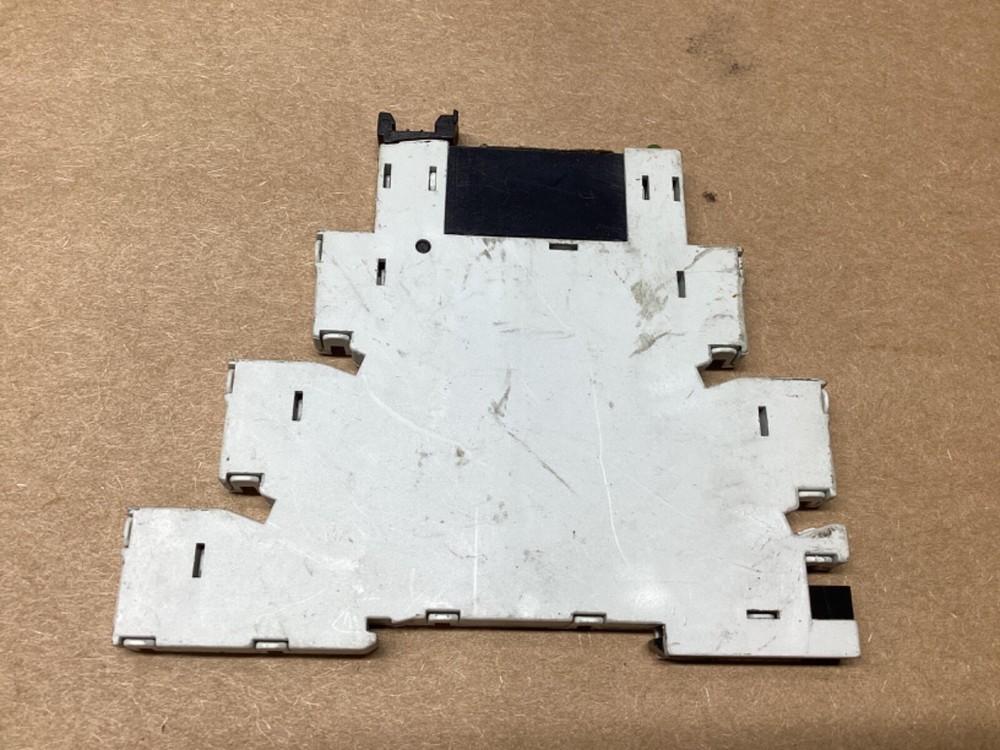Allen Bradley 700-TBS60 Solid State Relay W/ 700-HLS1 Socket #145L107
