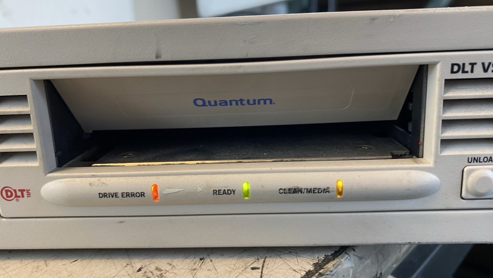QUANTUM DLT VS80e TAPE DRIVE BHHBA-YF