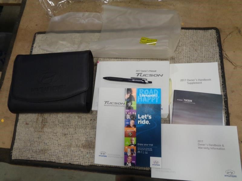 TUCSON 2017 Owners Manual 1856045