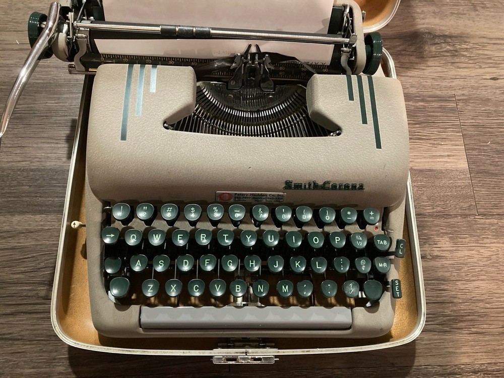 1950s Smith Corona Silent Super Typewriter Tan with Case Functional Condition